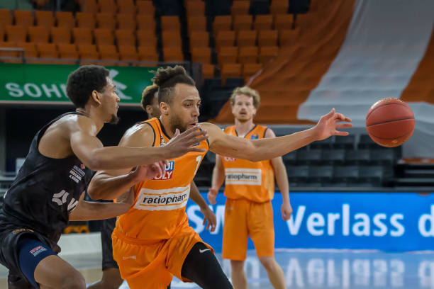 0万英镑让 0万英镑让