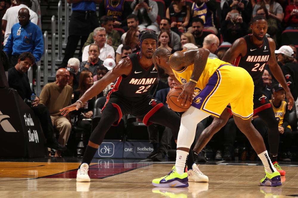 女超揭幕战 女超揭幕战