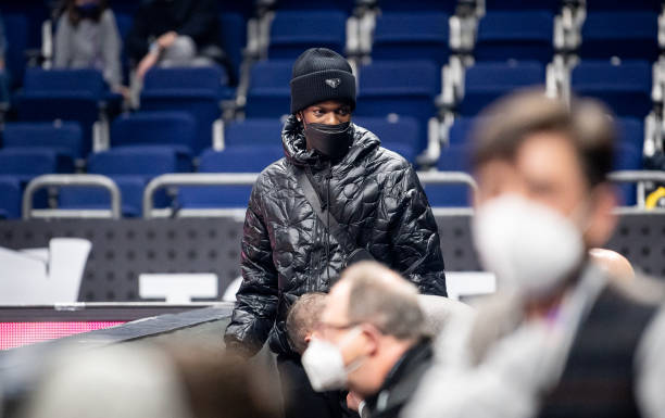 牢牢控制住 牢牢控制住