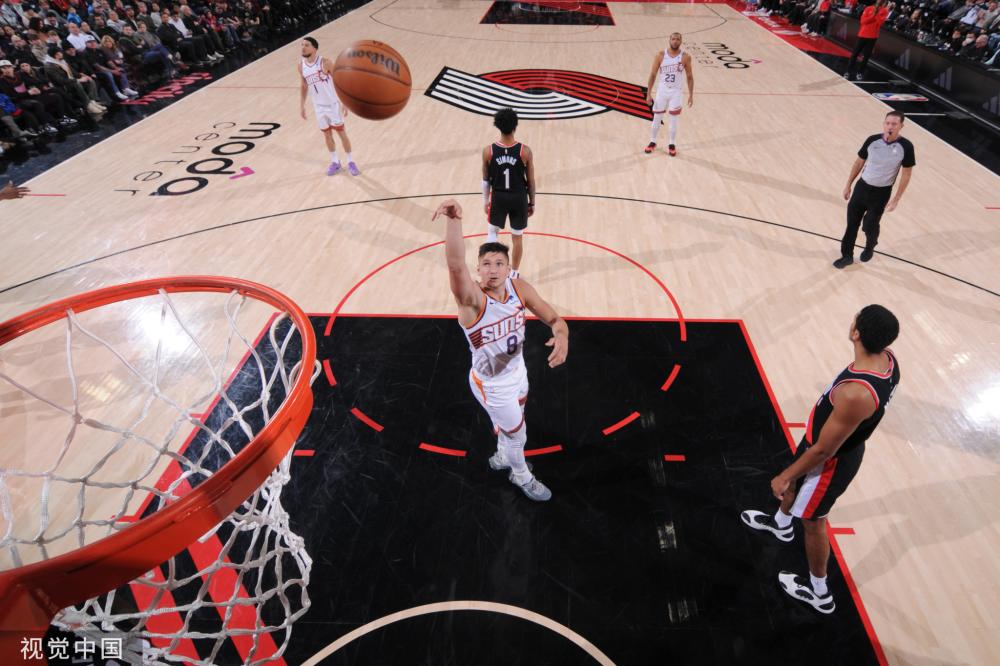 请了一位国 请了一位国